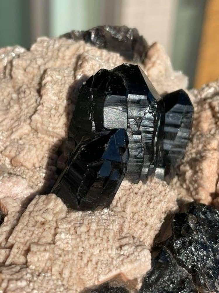 Amazon.co.jp: 黒水晶 モリオン クラスター 母岩付き 水晶 原石 自然石